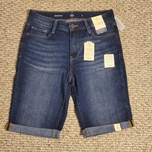 Women's St. Johns Bay 11" Bermuda Jean Shorts NWT In Package